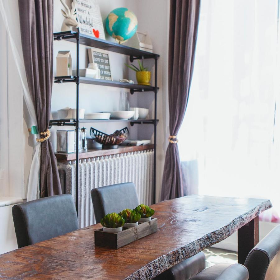 بيلفي Hip Heritage Main Floor Flat In Downtown District المظهر الخارجي الصورة
