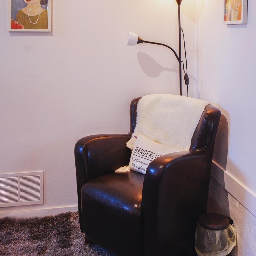 بيلفي Hip Heritage Main Floor Flat In Downtown District المظهر الخارجي الصورة