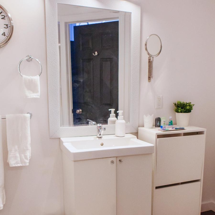 بيلفي Hip Heritage Main Floor Flat In Downtown District المظهر الخارجي الصورة