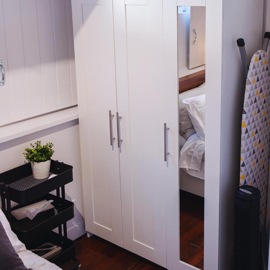 بيلفي Hip Heritage Main Floor Flat In Downtown District المظهر الخارجي الصورة
